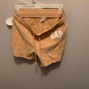 Gap shorts never been worn excellent condition size small